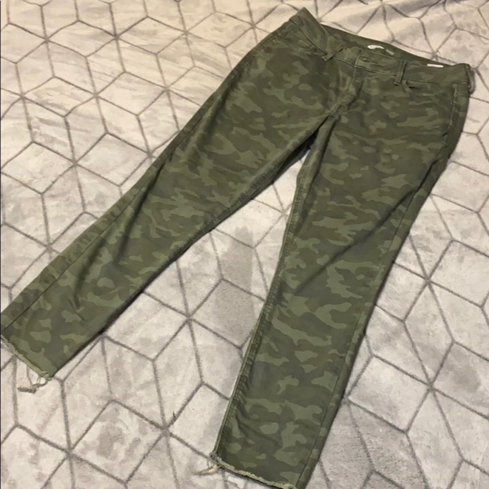 Camo skinny jeans